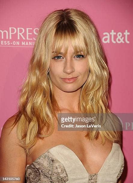 72 Beth Behrs Hot Stock Photos & High